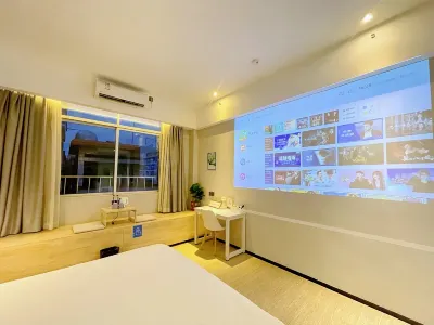 M3 space cinema Theme Hotel Hotels near Guangdong Polytechnic Normal University (Baiyun Campus)
