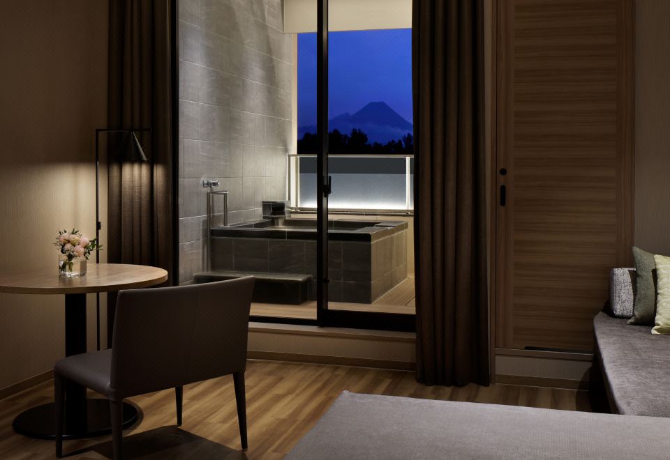 3. 이즈 메리어트 ..