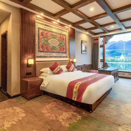 Roblin Hot Spring Hotel in Gesar Wangcheng, Ganzi County