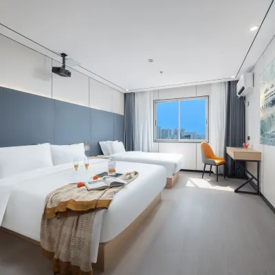 Yunjing Cinema Hotel (Nanchang Bayi Square Railway Station) Hotels near Shengjinta