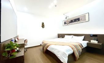 Luofu Yueju Homestay (Old Town Center)