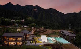 Trip.com Group Country Retreats (Zhang Jiajie Manson Joint Resort)