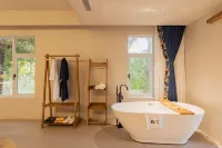 Mr. Tang’s Yard·Immersive Experience B&B (Riyue Bay Branch)