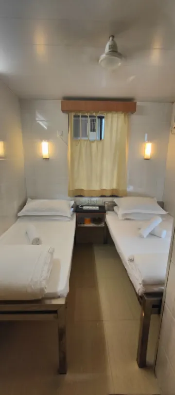 FOUR SEASONS HOSTEL Отели рядом с достопримечательностью «Норт-Пойнт»