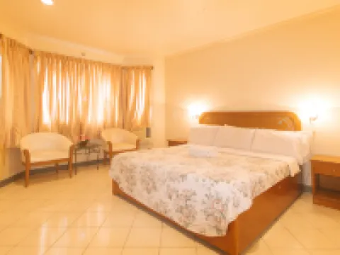 Royal Am Rei Hotel by RedDoorz バコロドのホテル