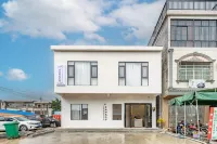 Yuhai Shiguang Homestay (Wanning Shimei Bay) Hotels near Berman Luxury Wilderness Shimei Bay Tent Camp