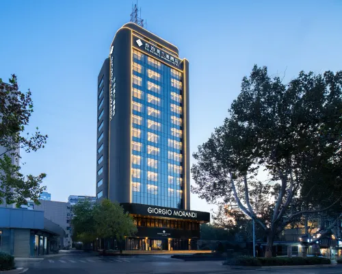 The GiorgioMorandi Hotels (Jinan Quancheng Plaza Commercial Area Daming Lake) Hotels near Black Tiger Spring