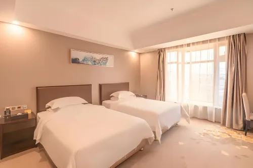 Dingsheng Hotel (Nanchang Wanshou Palace Bayi Hall Subway Station)