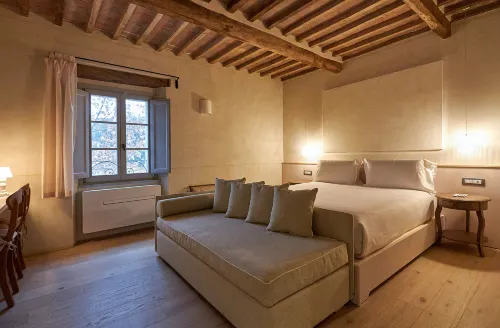 ซาทูร์นาลเลีย วิลเลจ รูมส์