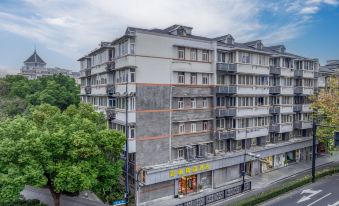 Caifeng Boutique Hotel (Xihu Ding'an Road Subway Station)