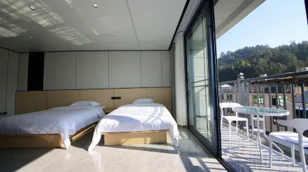 Sanqingshan Shanqi Bieyuan Bed and Breakfast Отели рядом с достопримечательностью «Waishuangxi Ropeway»