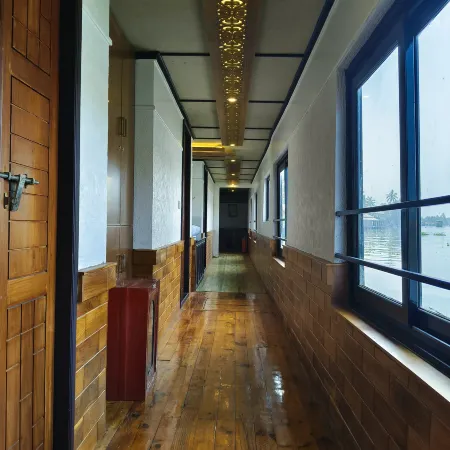 Vinayak House Boats Отели рядом со станцией Chengannur