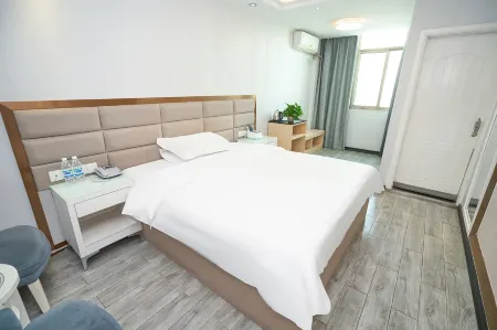 Younibao Hotel (Ganzhou Hakka Avenue Branch) Отели рядом с достопримечательностью «Jiangxi University of Science and Technology (East to Zhongcheng Mansion)»