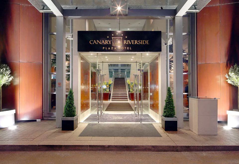 카나리 리버사이드 플라자 호텔의 객실에서 보이는 템스 강 전망