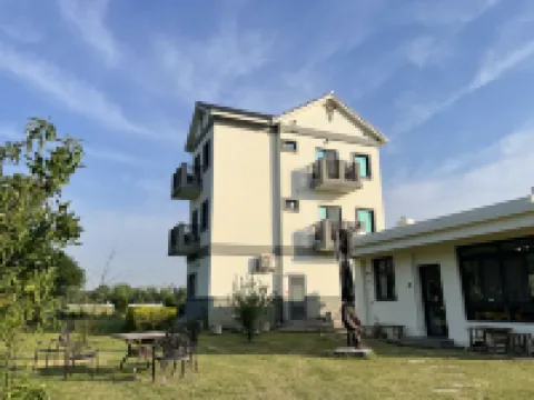 Otter Footprints B&B