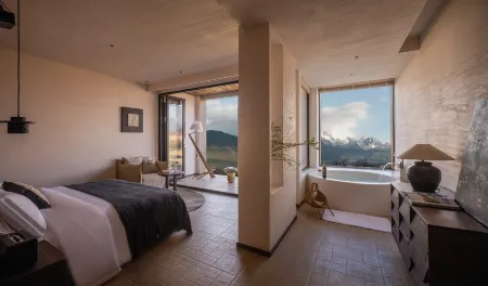 Kui Ran · View Snow Mountain Resort (Baisha Ancient Town ) Отели рядом с достопримечательностью «Lijiang Snow Mountain Falcon Valley Scenic Area»