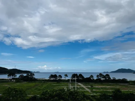 First Light Отели рядом с достопримечательностью «Xiangshan Global Studios»