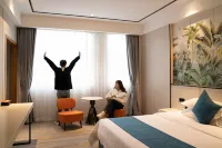 Nanfuyun·Shang Hotel (Sun Yat-sen University Beach Branch in Tangjia Old Town)
