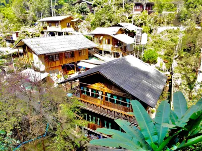 Baanmaipai Tiamta Maekampong Hotels near Chae Son National Park