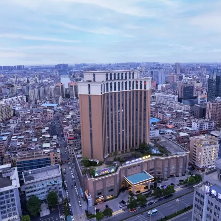 Huilihua Hotel Отели рядом с достопримечательностью «Железнодорожная станция Чанпин»