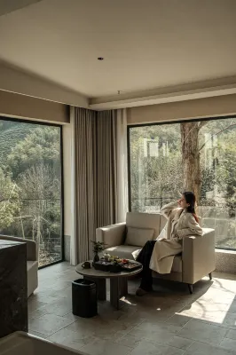 Yuanshe Yitian Light Luxury Family-friendly Holiday Hotel Hotels near Dongjinggu Temple