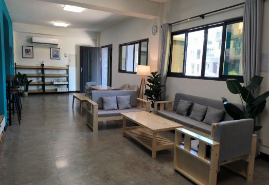 신축 숙소의 깨끗한 욕실