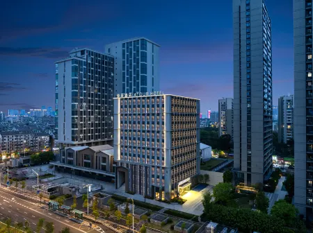 Fuzhou Cangshan Wanda Jinshan Metro Station Atour Hotel Отели рядом с достопримечательностью «Wulongjiang Wetland Park»