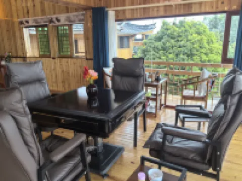 Xinhua County Ziqueyunju Agricultural Development Co., Ltd. Hotels near Ziquejie Terraces