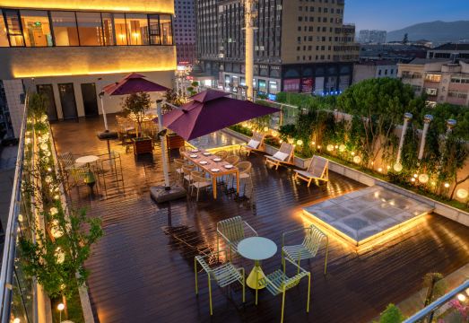 징위에 센후시 호텔 외관