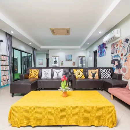 Luxury 5-Bedroom Pool Villa at FunPlace, Pattaya