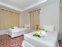 Lanta Beachfront Resort