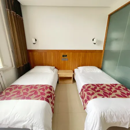 Hulunbuir Genhe Genlin Log Cabin Theme Hotel (Budong River Branch, China's Coldest Pole)