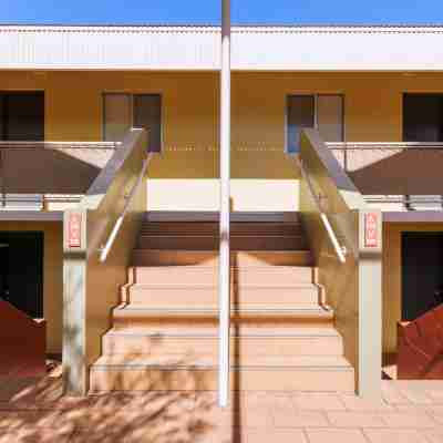 Emu Walk Apartments Hotel Exterior