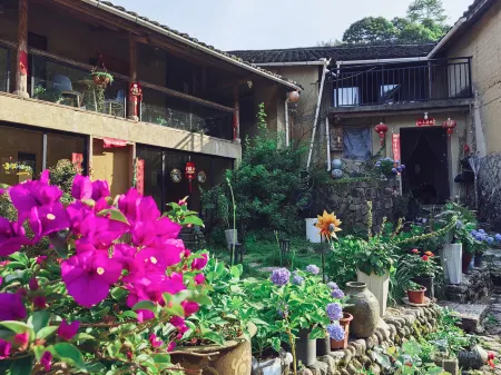 Yunhe Huamanli Guesthouse Отели рядом с достопримечательностью «Silver Valley Scenic Area»