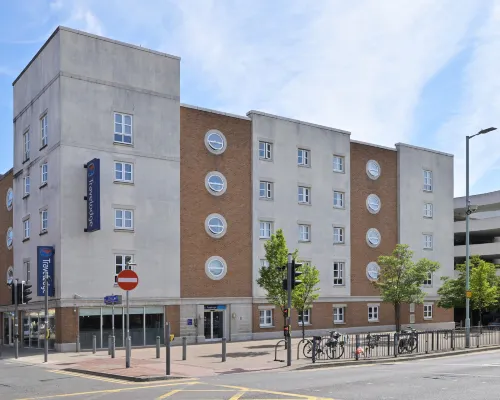 Travelodge Watford Central Hotels in Watford