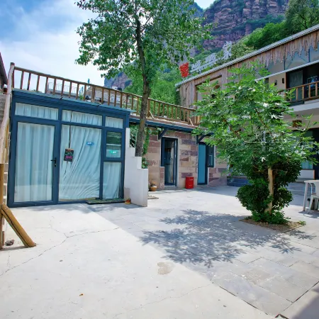 Lulu's Homestay (Shibanyan Town)
