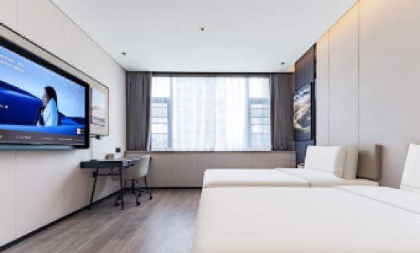 Shanghai North Bund Dalian Road Subway Station Atour Hotel