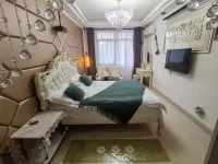 Fujuju Film and Art Hotel Hotels near Sanqing Palace, Yuanmiao Taoist Temple