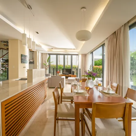 Danang Ocean Villas Beach Resort Отели рядом с достопримечательностью «Пляж Нонуок»