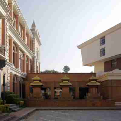 Hotel Yak & Yeti Hotel Exterior