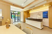 Meiji Movie Hotel (Sanpailou Dajie Fujian Road Subway Station)