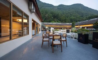 Rongzhuang Hot Spring Resort Hotel