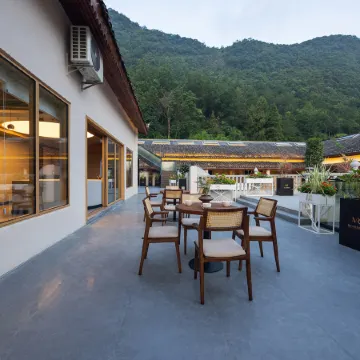 Rongzhuang Hot Spring Resort Hotel