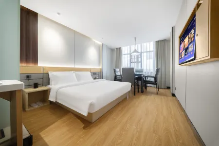 Manzhou Hotel (Pingjiang Bus Station Outlet)