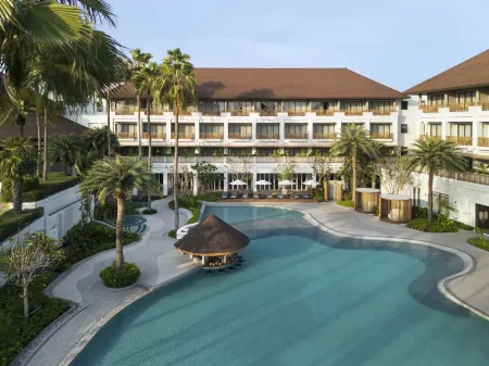 Amari Bangsaen (Formerly The Tide Resort Bangsaen) Отели рядом с достопримечательностью «Храм Ада и Рая»