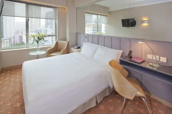 荃灣時鐘酒店, 香港遠東絲麗酒店