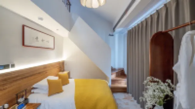 Fengyi Pavilion Homestay in Jiuhua Mountain.