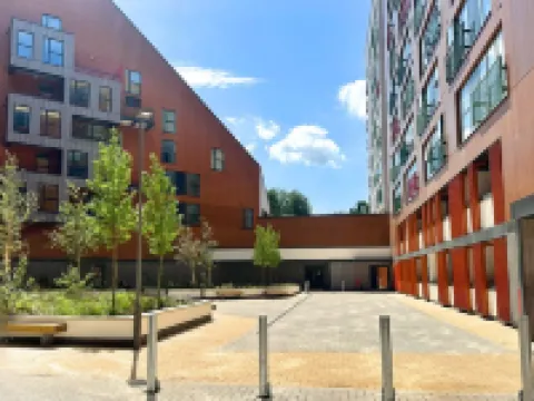 Apartments in Central Bracknell, 30mins from London Hotels in Bracknell