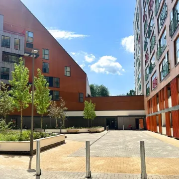 Apartments in Central Bracknell, 30mins from London