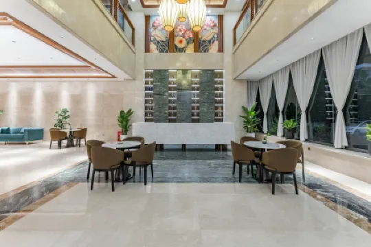 Yidu International Hot Spring Hotel